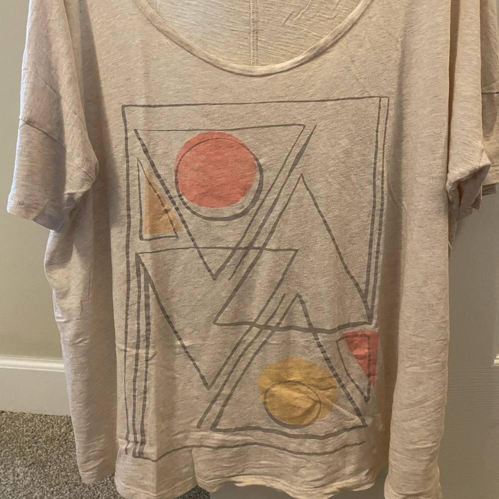 Graphic tee - scoop neck “boyfriend cut” - xl